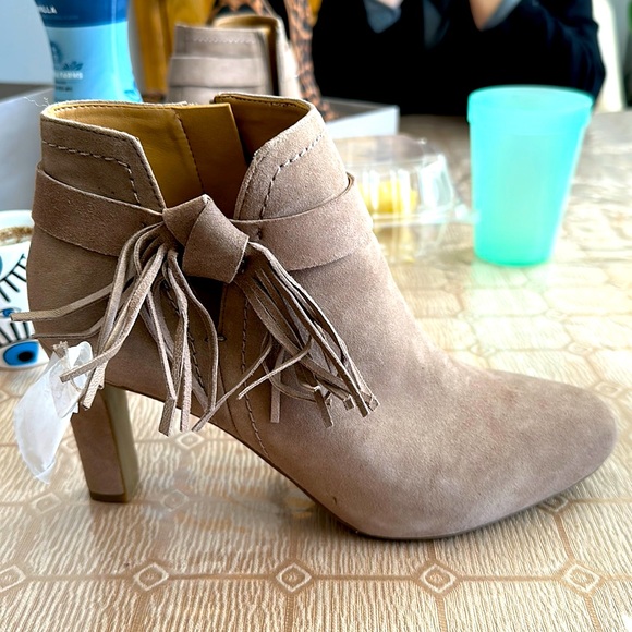 Franco Sarto Harrah booties, size 9M, color Mushroom, never worn - Picture 5 of 5